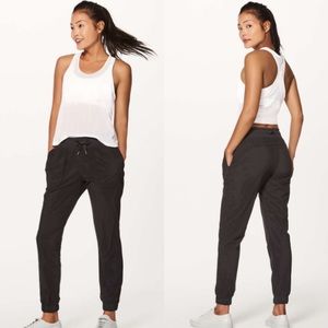 Lululemon modern joggers black size 8